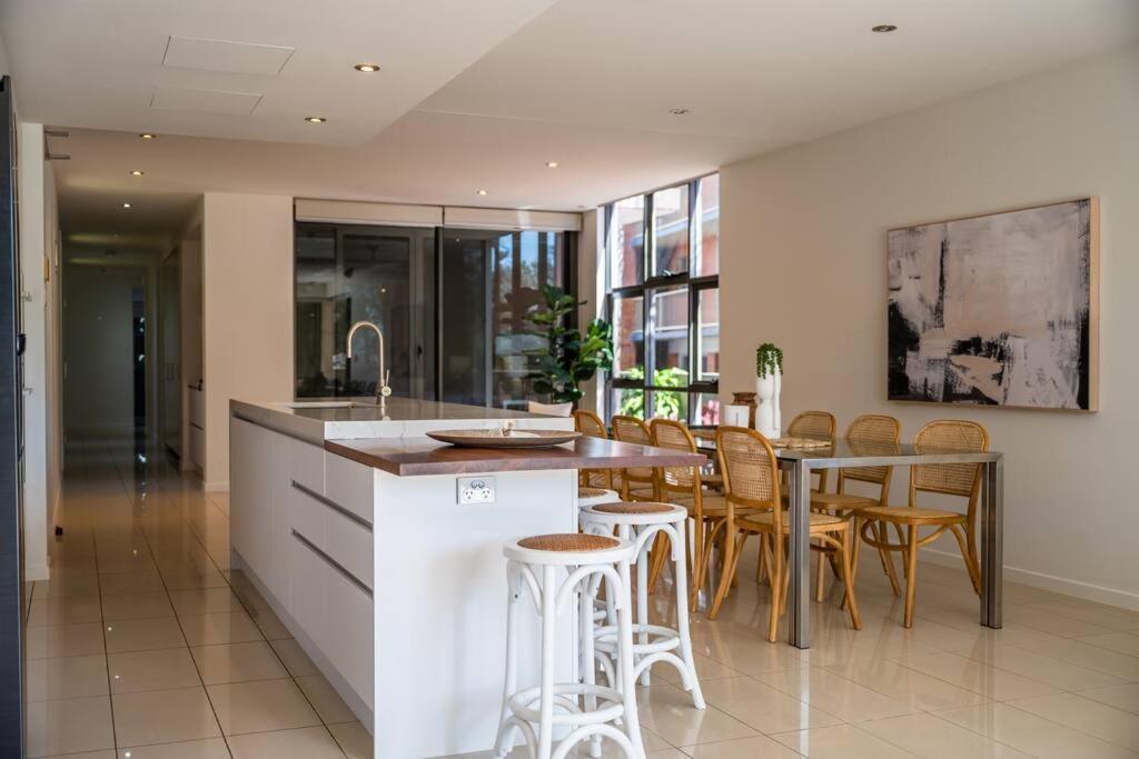 Stunning Coastal Retreat With Pool & Car Park *