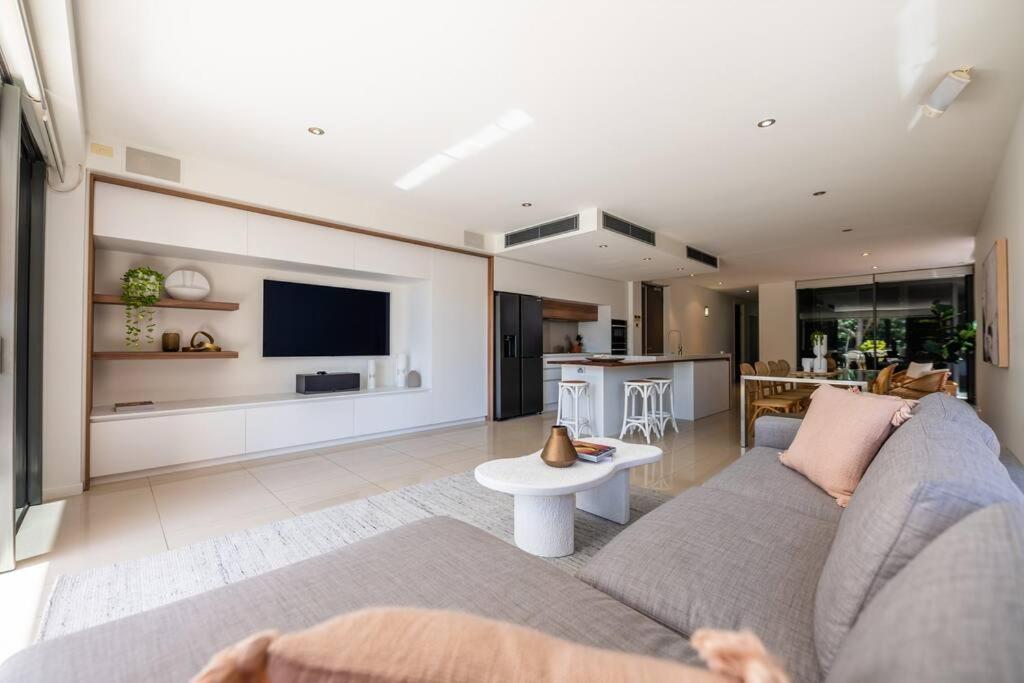 Apartment Stunning Coastal Retreat With Pool & Car Park Gold Coast