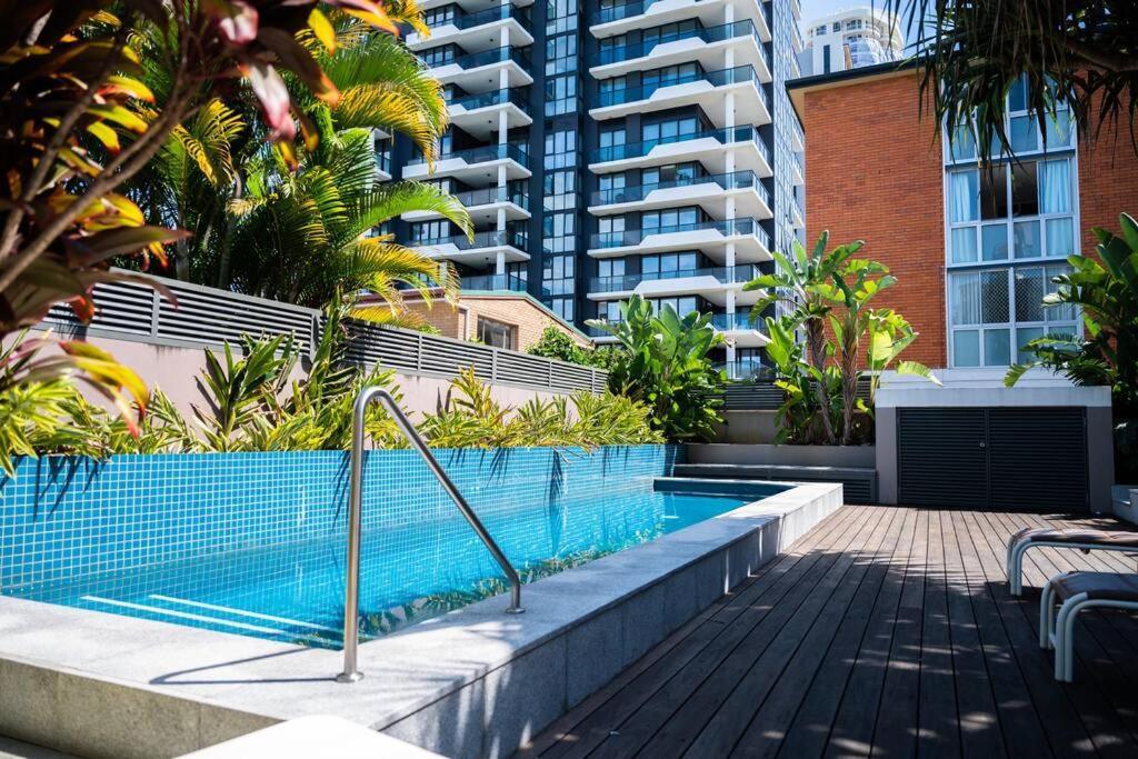 Apartment Stunning Coastal Retreat With Pool & Car Park
