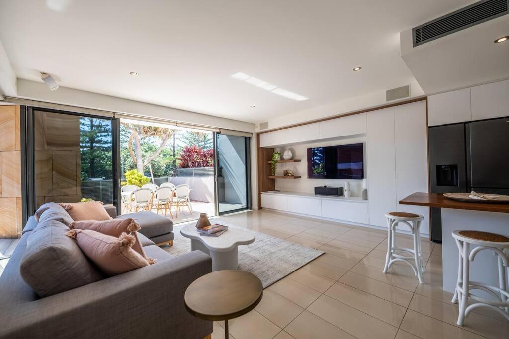 Stunning Coastal Retreat With Pool & Car Park