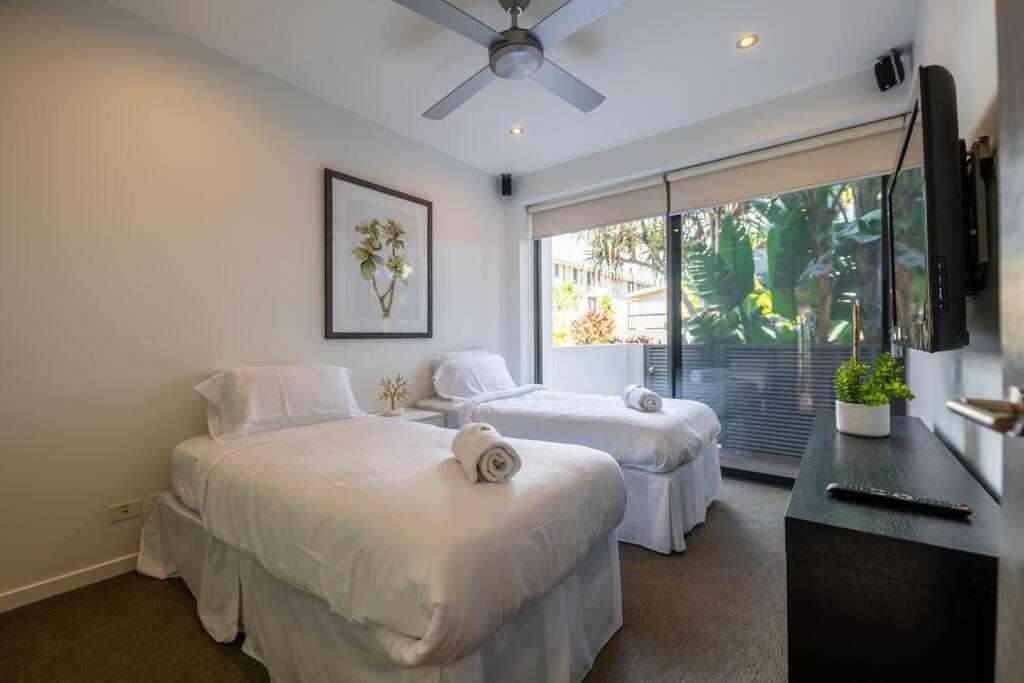 Stunning Coastal Retreat With Pool & Car Park Apartment