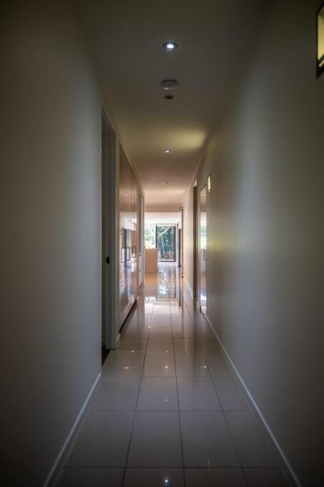Stunning Coastal Retreat With Pool & Car Park Apartment *
